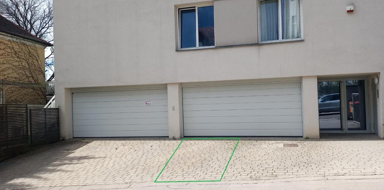 Cosy Flat In The Quiet Area With Own Garden, Free Parking And Direct Public Transport Link To The Centre Apartman Bécs Kültér fotó